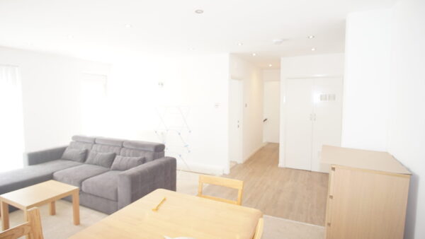 White house drive, Stanmore, HA74NQ