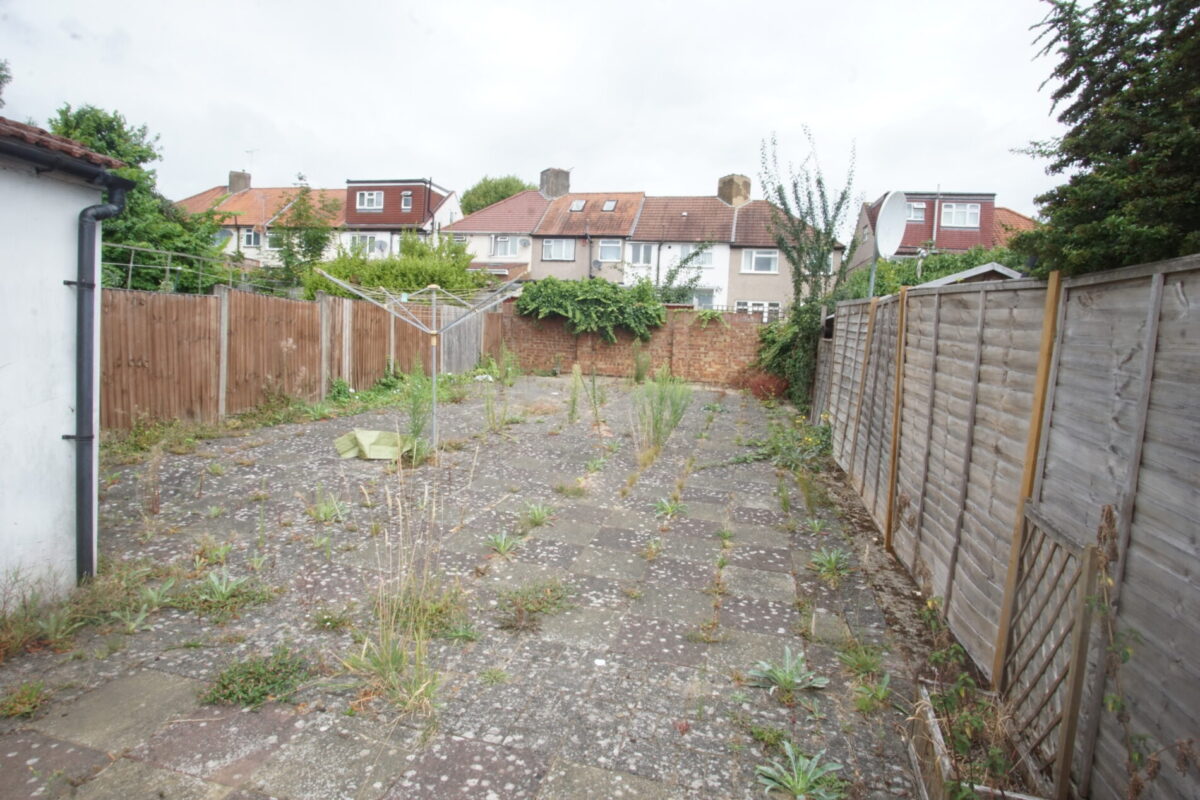 3 Bedroom house for sale at Whitton Avenue Greenford UB6