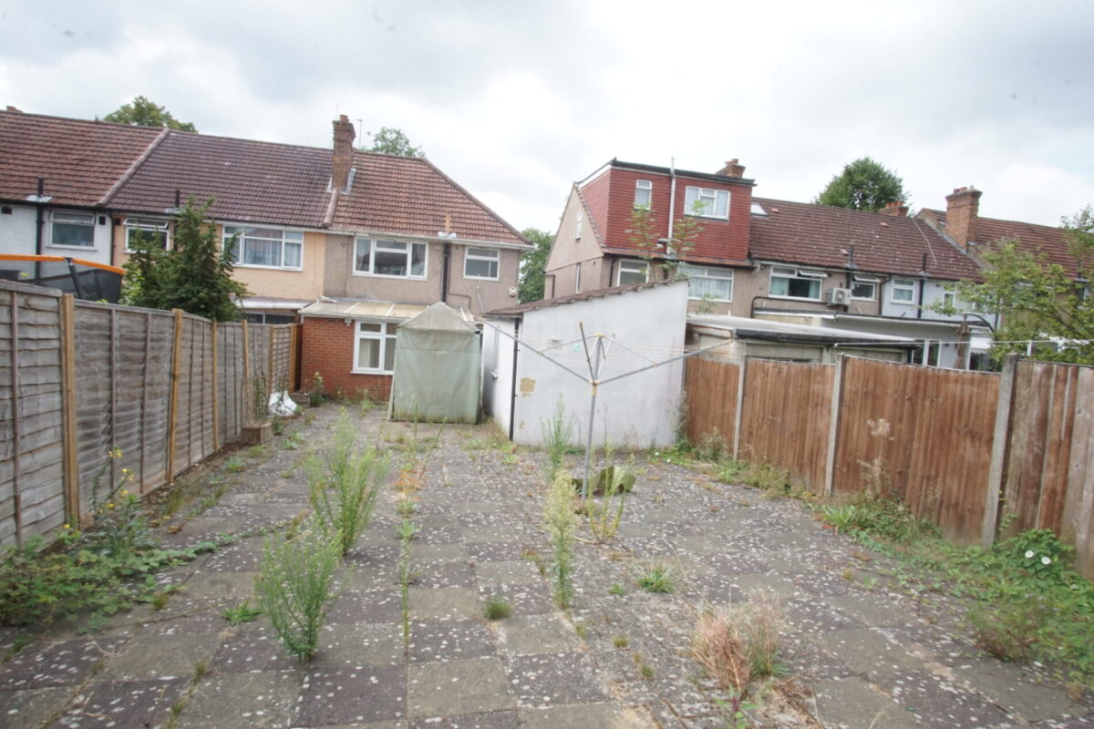 3 Bedroom house for sale at Whitton Avenue Greenford UB6