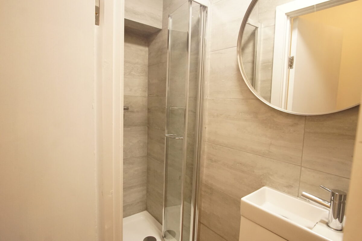 Coniston Avenue, Parivale, UB68EG