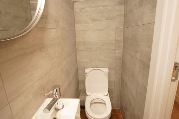 Coniston Avenue, Parivale, UB68EG