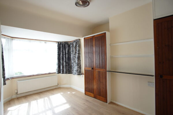 Coniston Avenue, Parivale, UB68EG