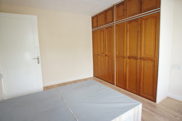 Coniston Avenue, Parivale, UB68EG