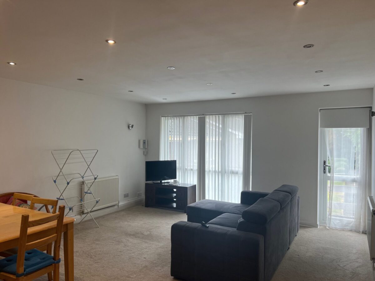 White house drive, Stanmore, HA74NQ