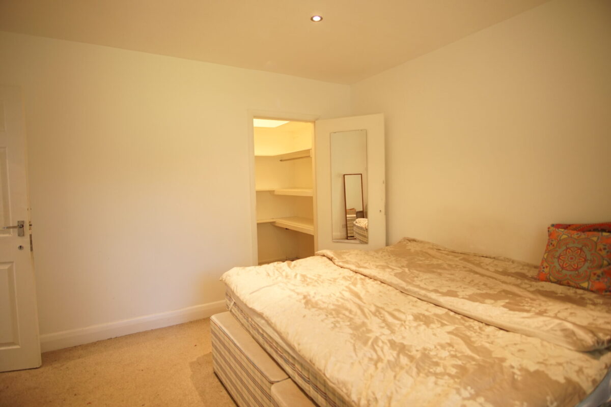 White house drive, Stanmore, HA74NQ