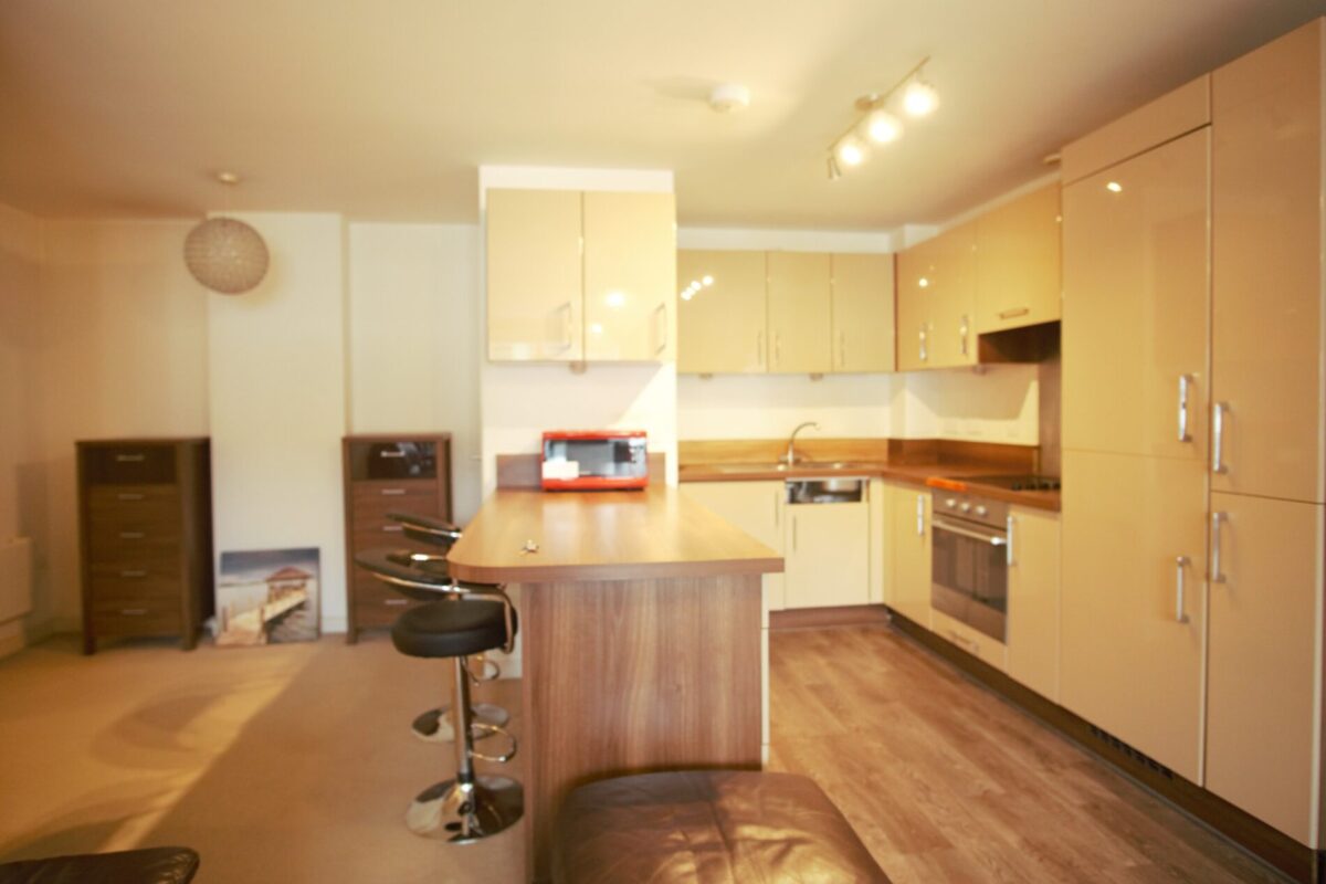 4 Mercer walk, Uxbridge, UB8