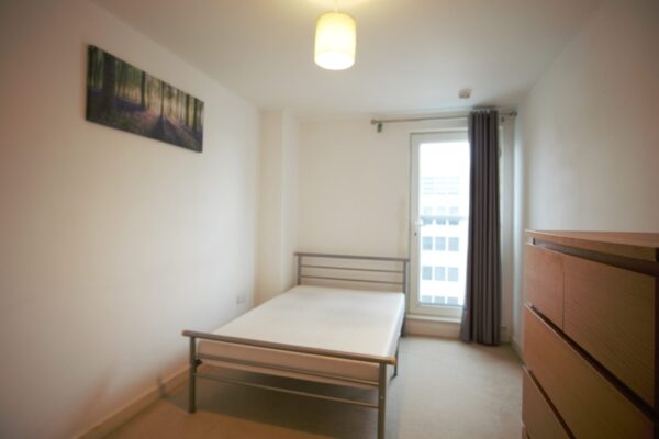 4 Mercer walk, Uxbridge, UB8