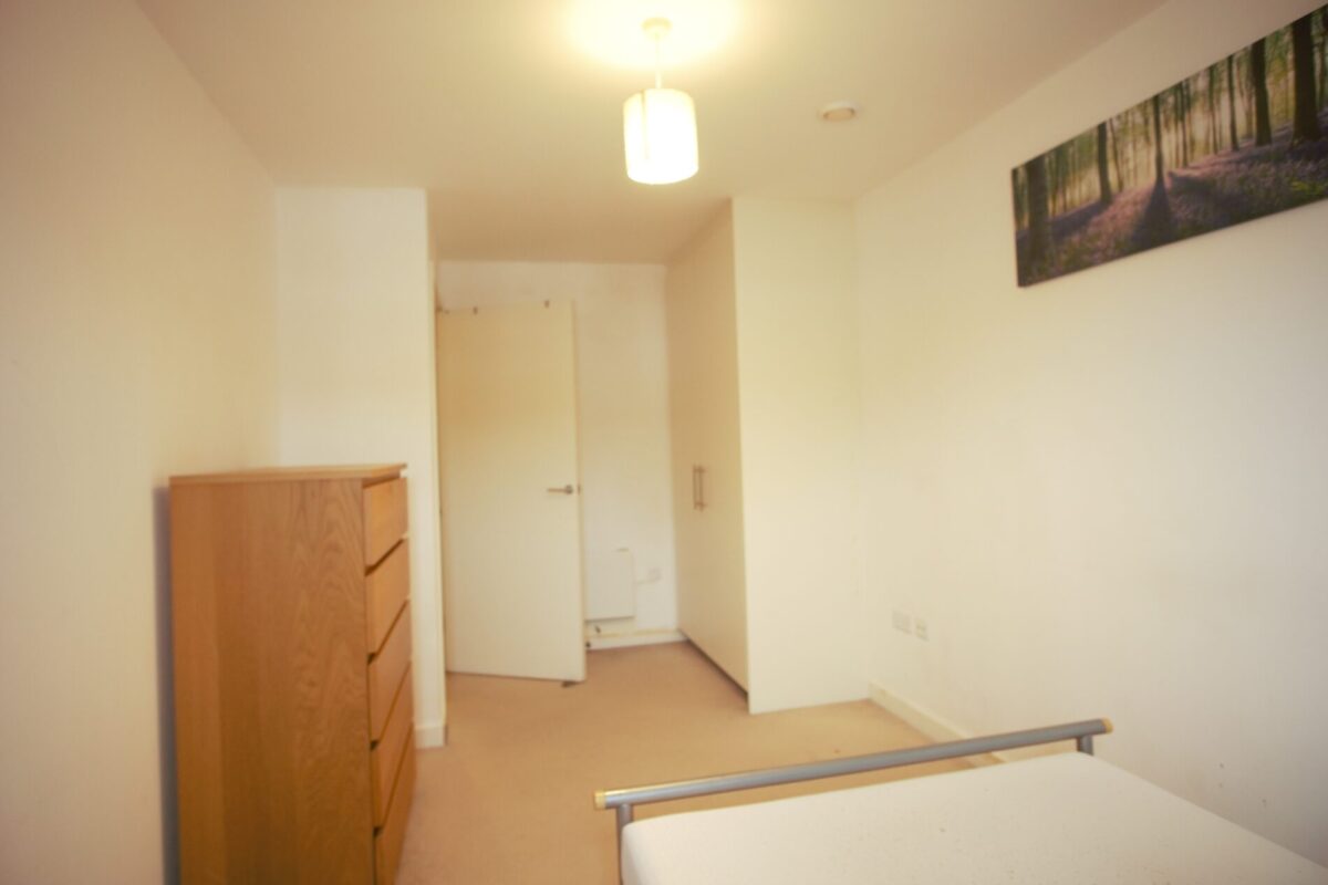 4 Mercer walk, Uxbridge, UB8