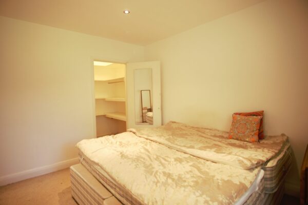 White house drive, Stanmore, HA74NQ