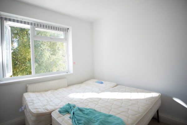White house drive, Stanmore, HA74NQ
