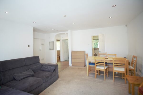 White house drive, Stanmore, HA74NQ