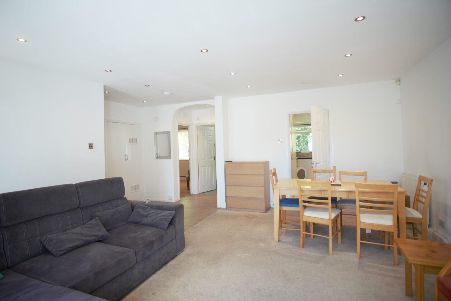 White house drive, Stanmore, HA74NQ