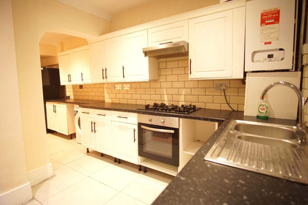 Empire Road, Perivale, UB6