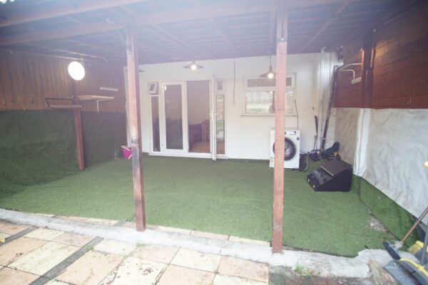 Empire Road, Perivale, UB6