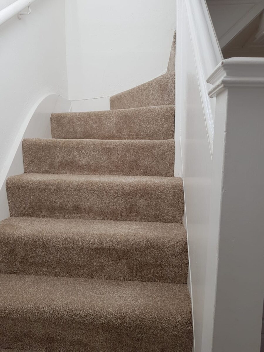 Watford way, Hendon, NW44TE