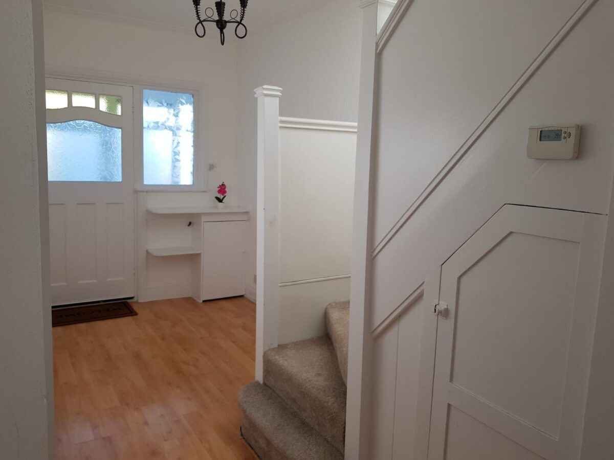 Watford way, Hendon, NW44TE