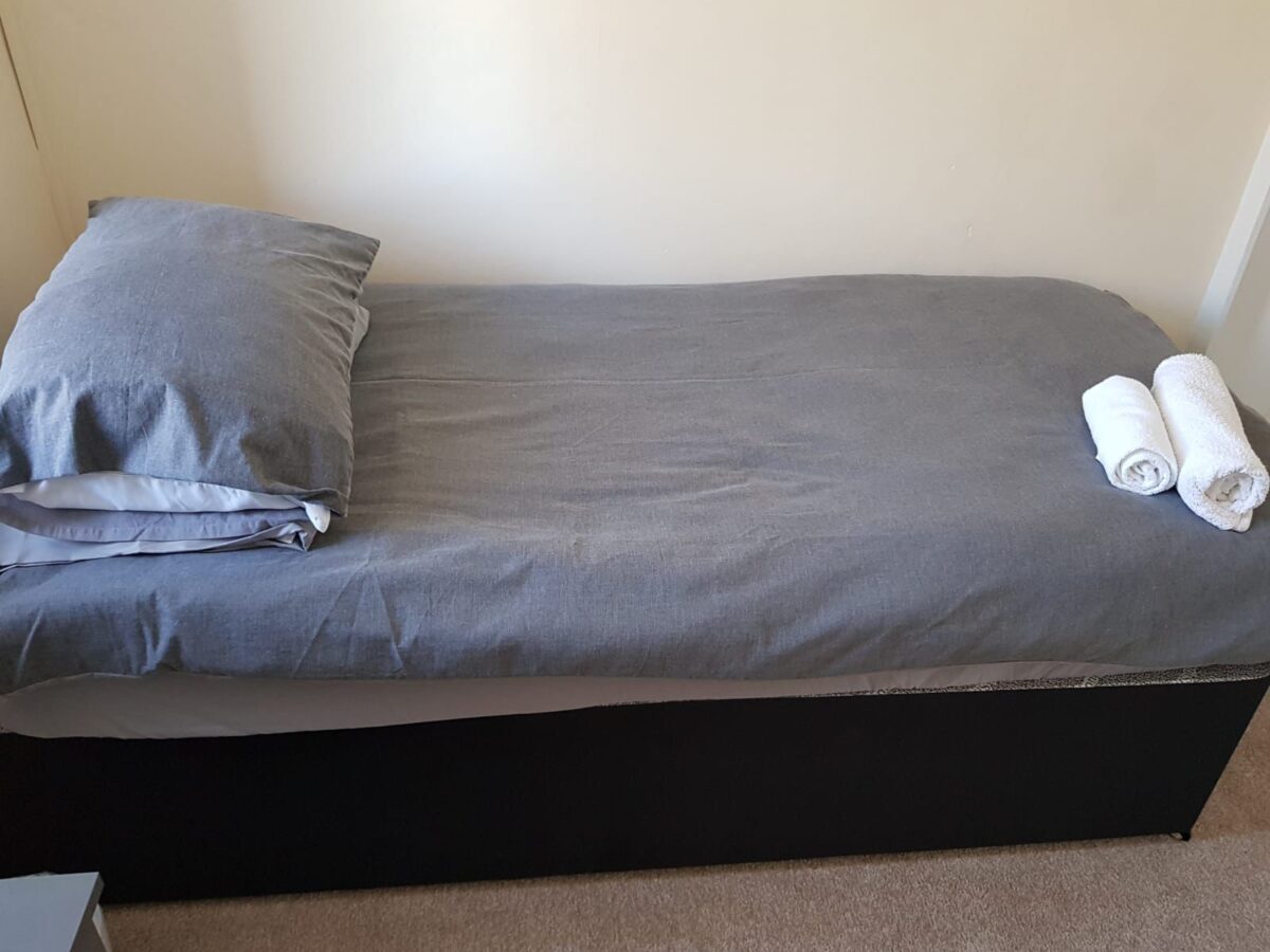 Watford way, Hendon, NW44TE