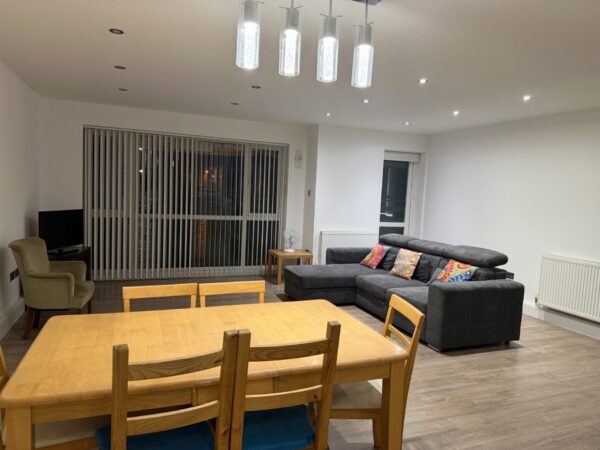 White house drive, Stanmore, HA74NQ