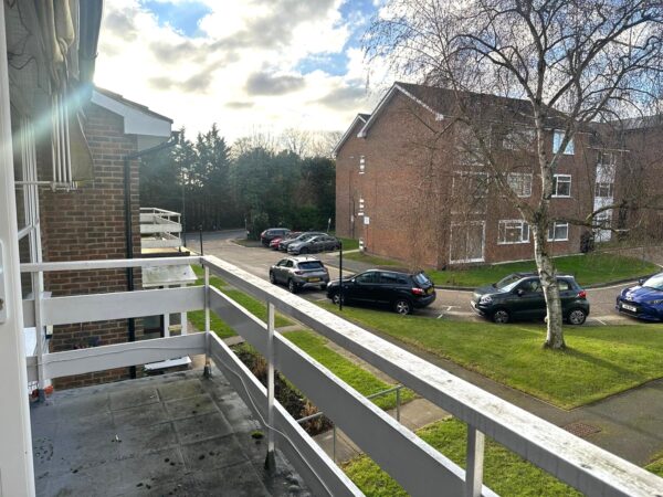 White house drive, Stanmore, HA74NQ