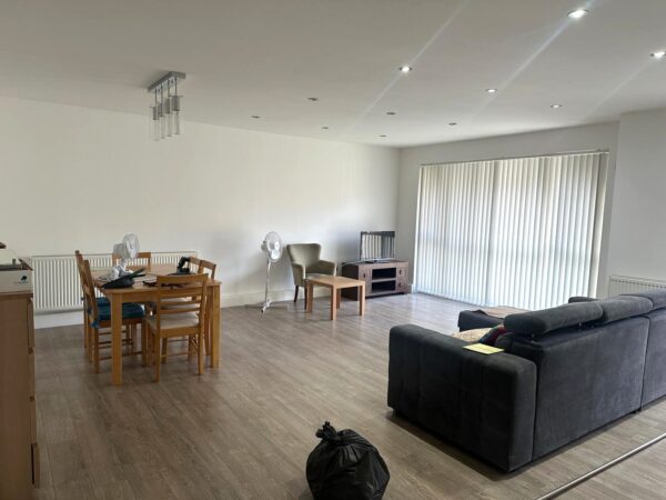 White house drive, Stanmore, HA74NQ