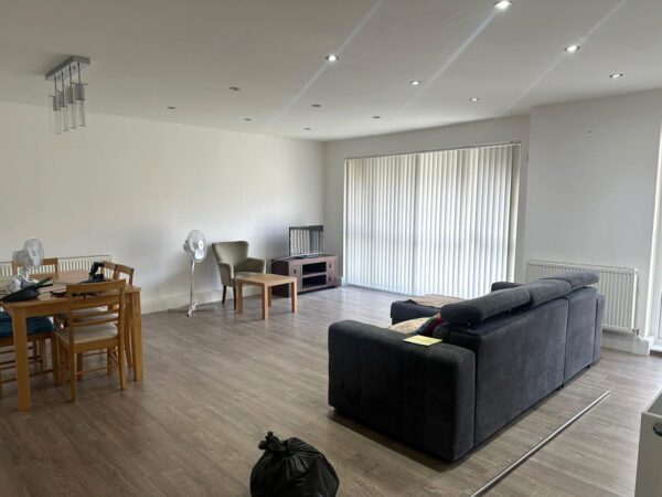 White house drive, Stanmore, HA74NQ