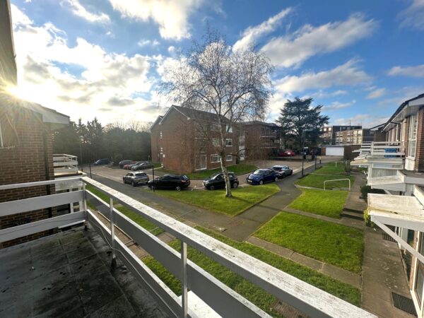 White house drive, Stanmore, HA74NQ