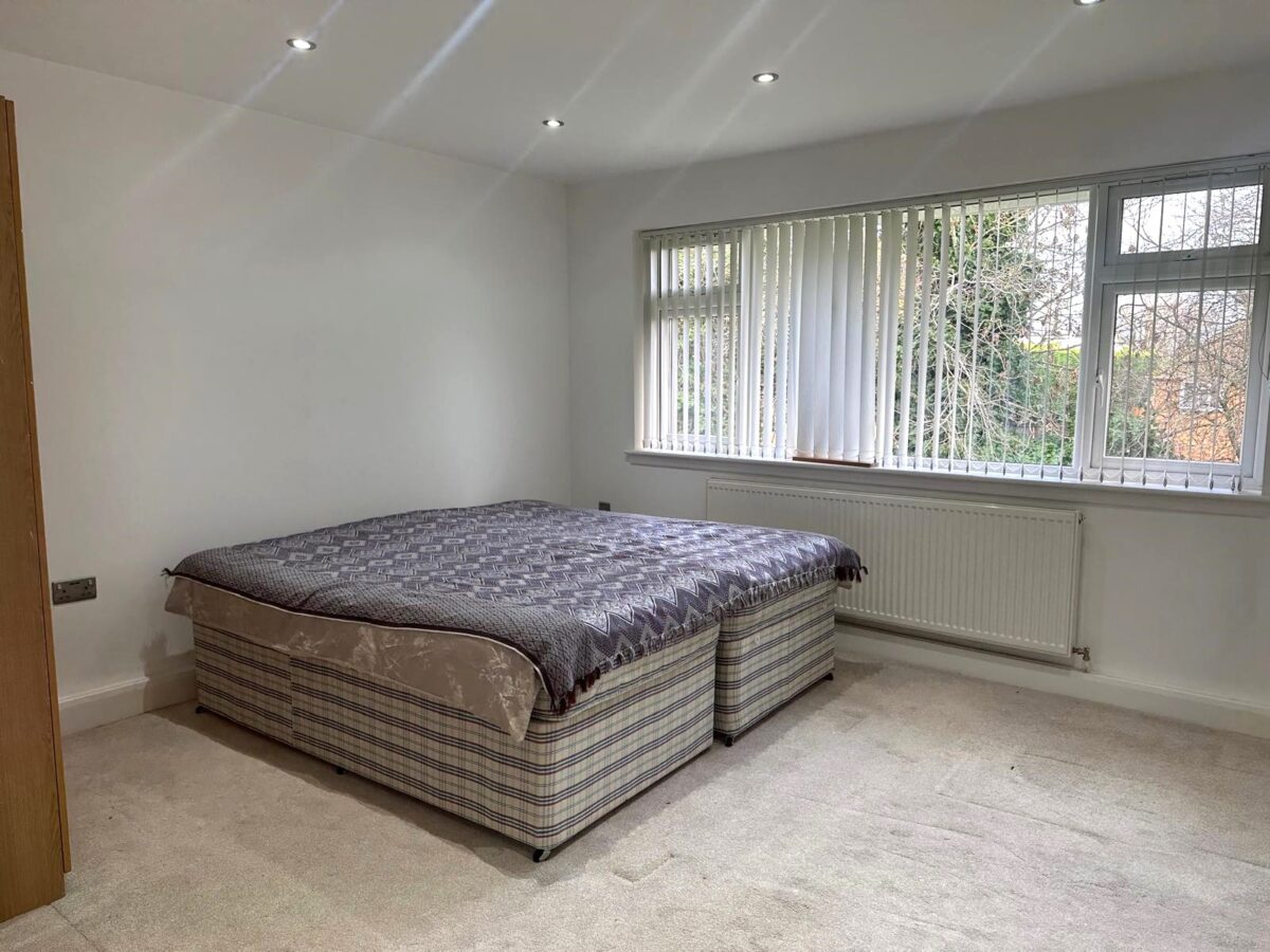 White house drive, Stanmore, HA74NQ