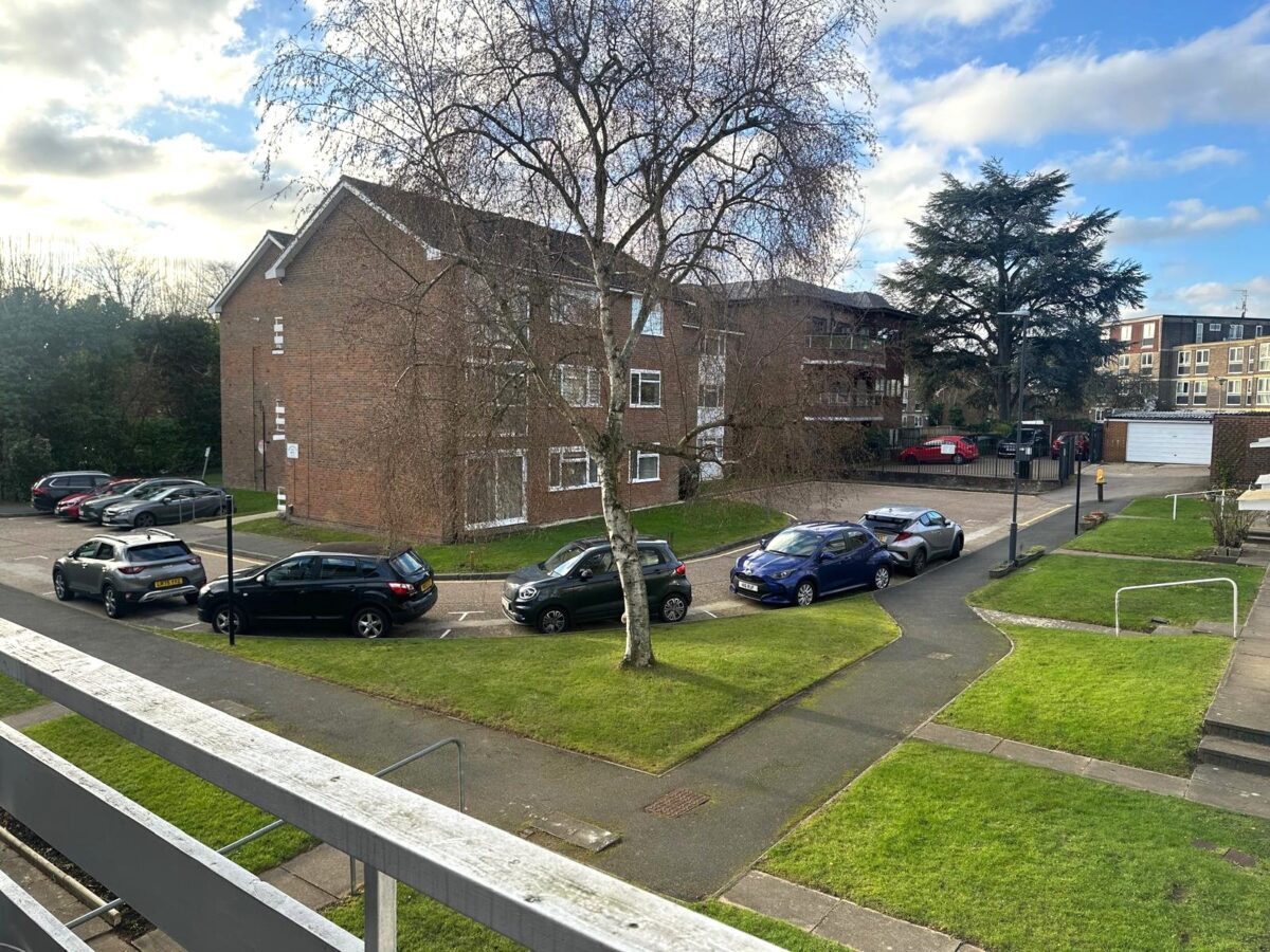 White house drive, Stanmore, HA74NQ