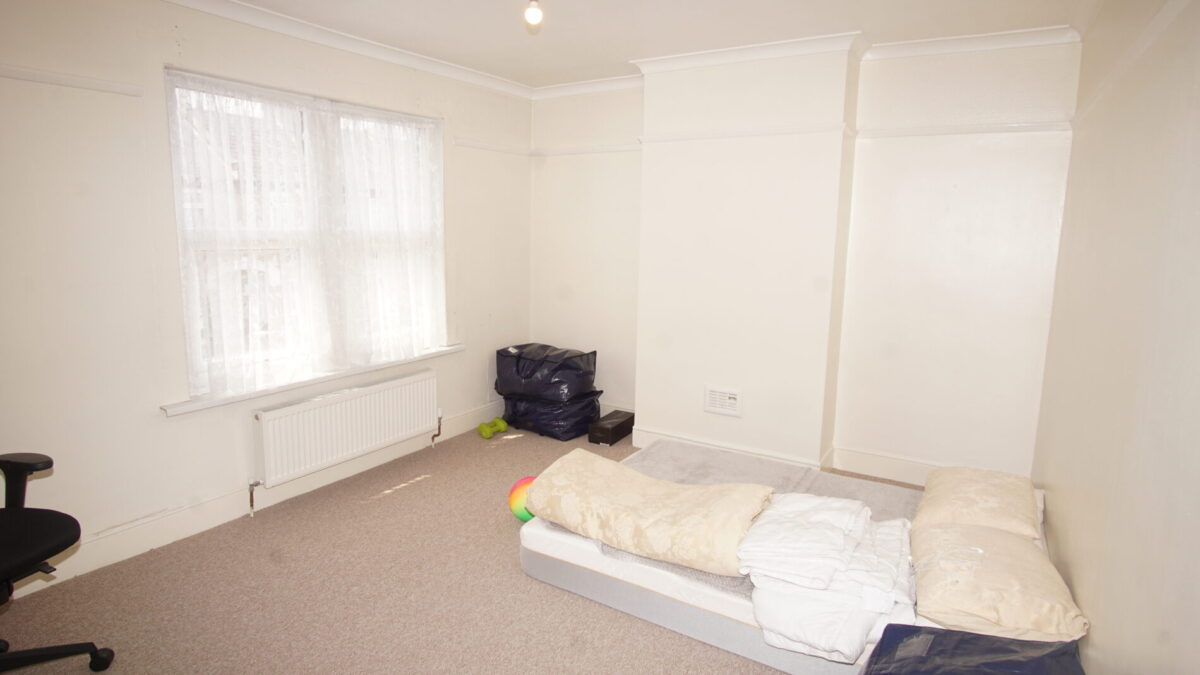 Queens Avenue, Watford, WD18