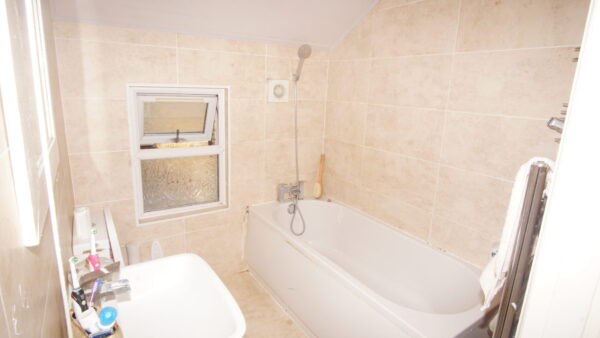 Queens Avenue, Watford, WD18