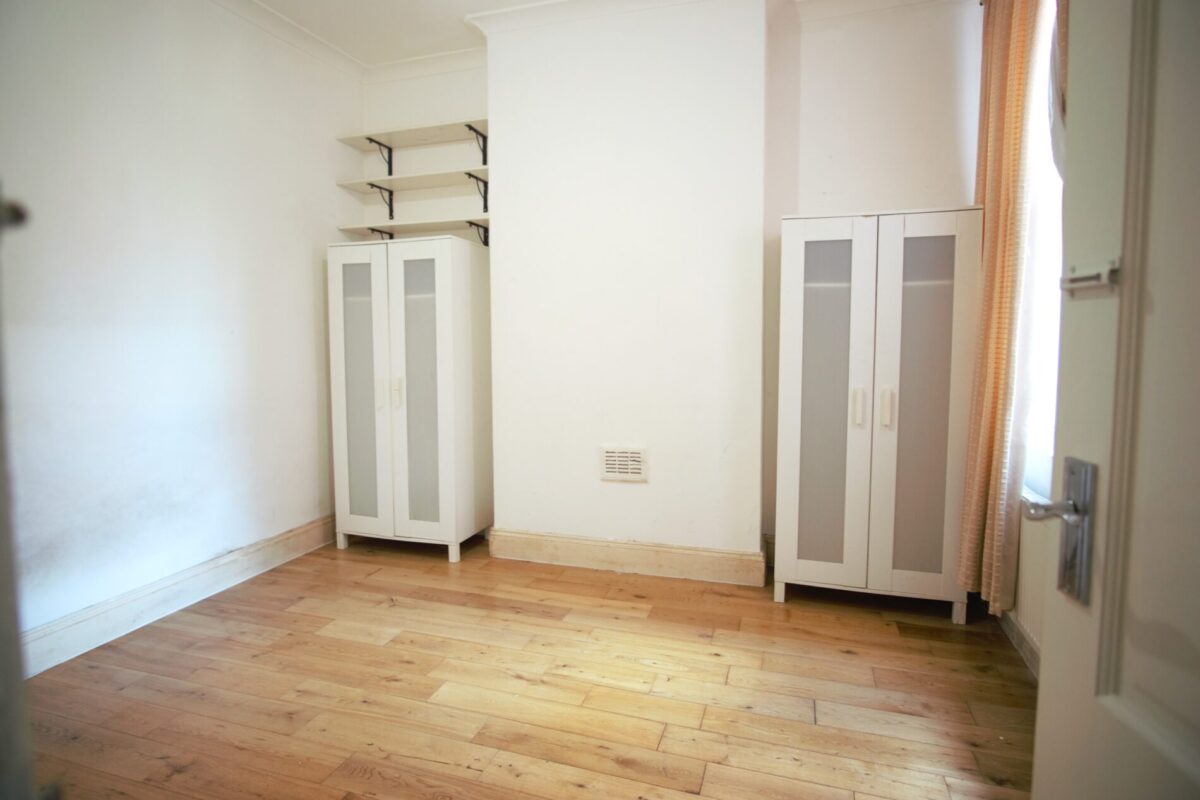 Larch Road, cricklewood, NW26SE