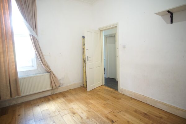 Larch Road, cricklewood, NW26SE