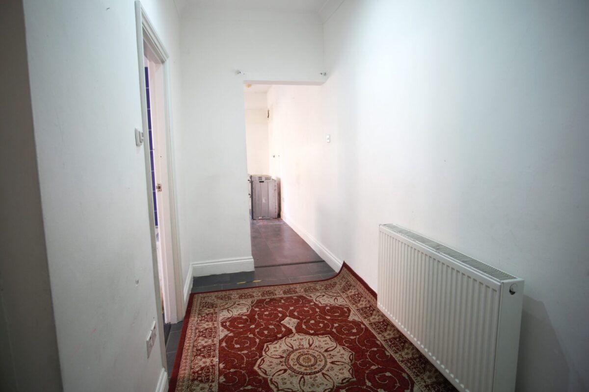Larch Road, cricklewood, NW26SE