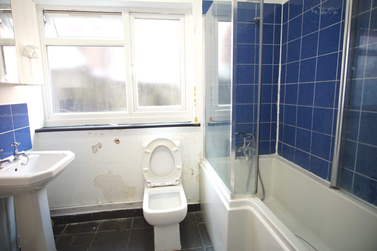 Larch Road, cricklewood, NW26SE
