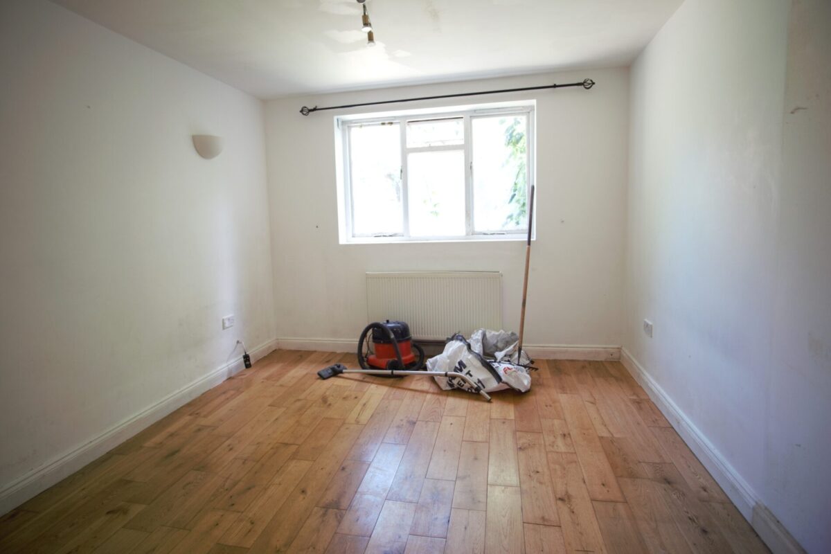 Larch Road, cricklewood, NW26SE