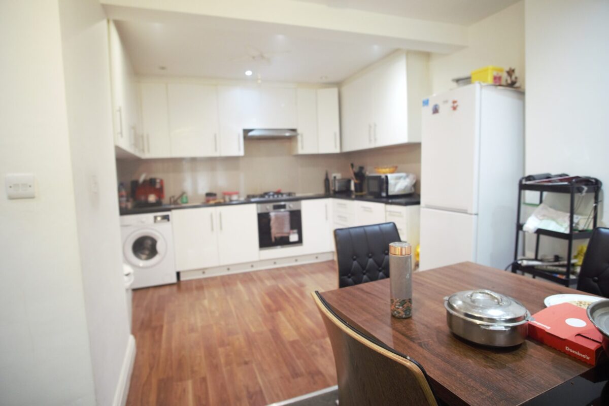 Coniston Avenue, Parivale, UB68ED