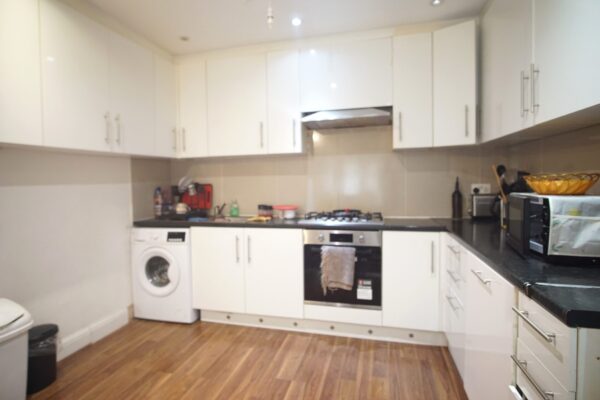 Coniston Avenue, Parivale, UB68ED