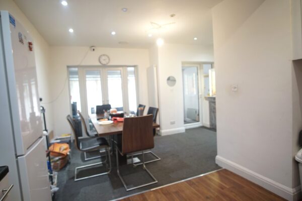 Coniston Avenue, Parivale, UB68ED