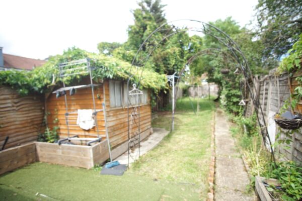 Coniston Avenue, Parivale, UB68ED