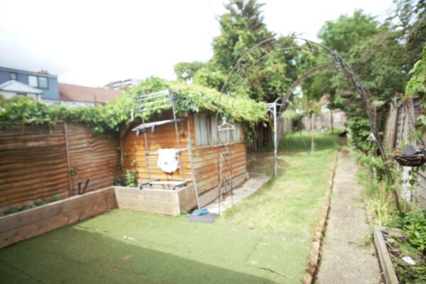Coniston Avenue, Parivale, UB68ED