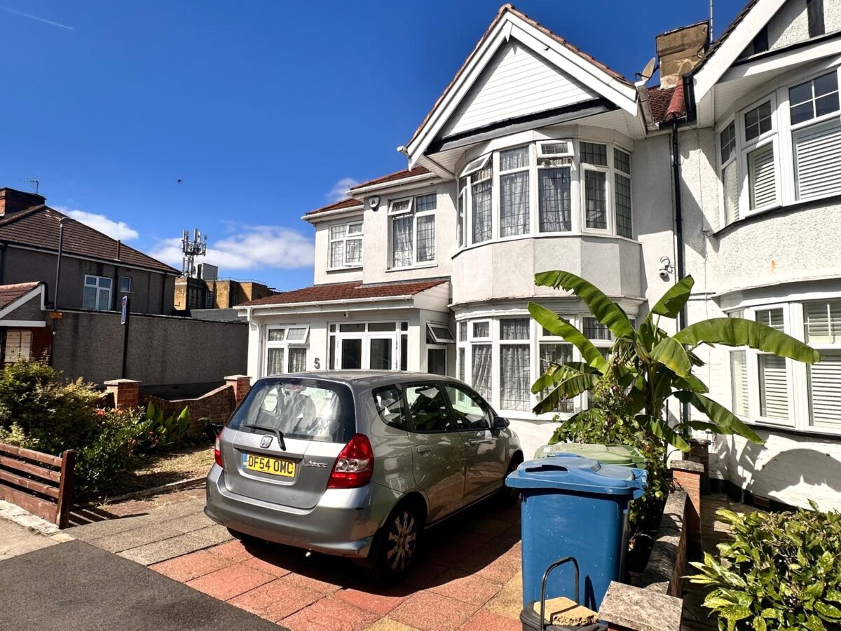 Kenton park Avenue, Harrow, HA3