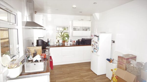Queens Avenue, Watford, WD18