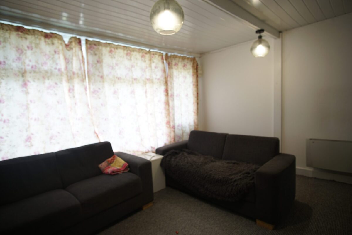 Coniston Avenue, Parivale, UB68EG