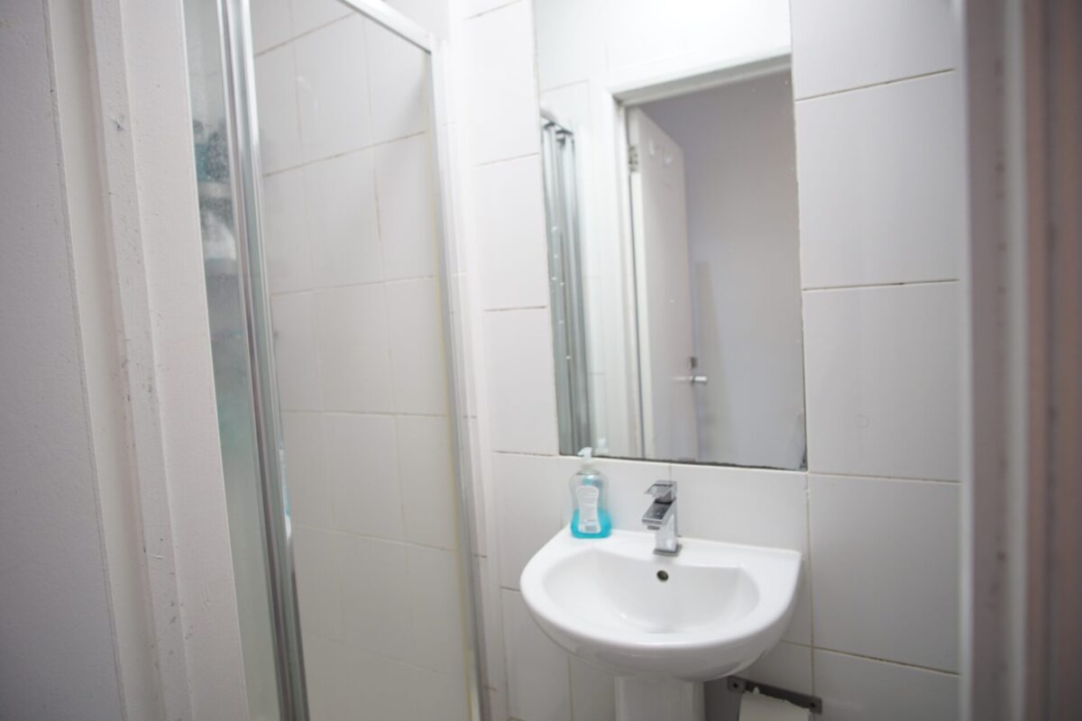 Coniston Avenue, Parivale, UB68EG