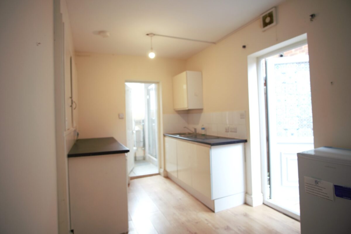 Ravenscroft Ave, Wembley, HA9