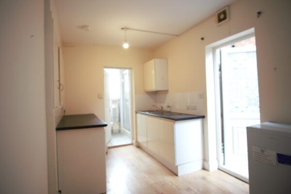 Ravenscroft Ave, Wembley, HA9