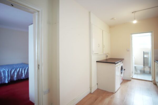 Ravenscroft Ave, Wembley, HA9