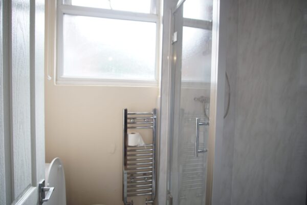 Ravenscroft Ave, Wembley, HA9