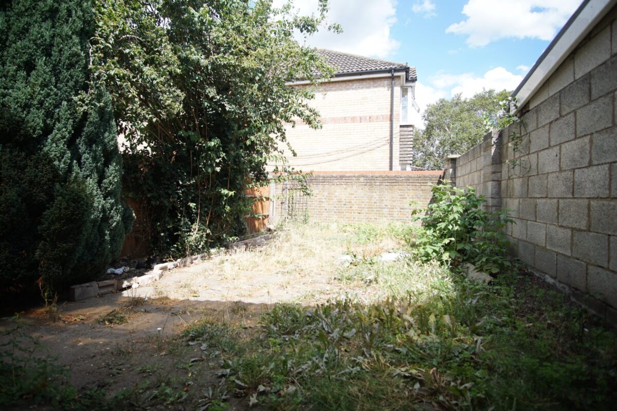 Queens Avenue, Watford, WD18