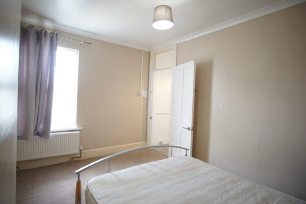 Queens Avenue, Watford, WD18